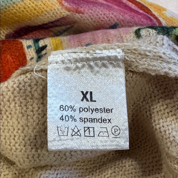 Colorful Heart Pattern Crew Sweater - Picture 8 of 10